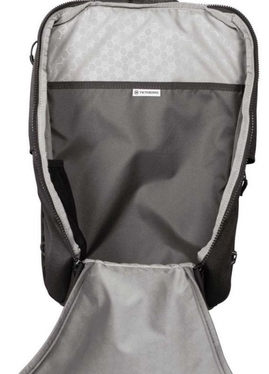 Рюкзак VICTORINOX Altmont Active Everyday Laptop Backpack Серый