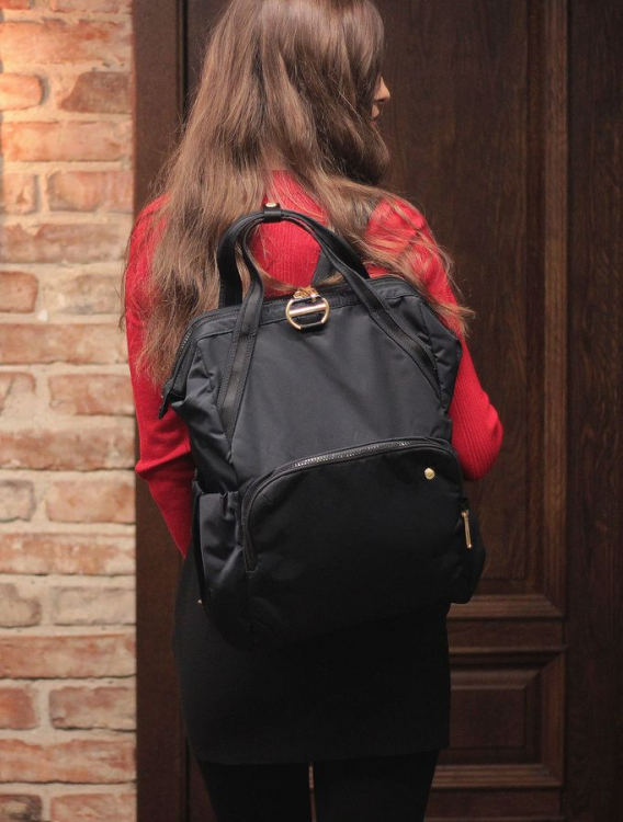 Женский рюкзак с защитой от краж PACSAFE Citysafe CX черный