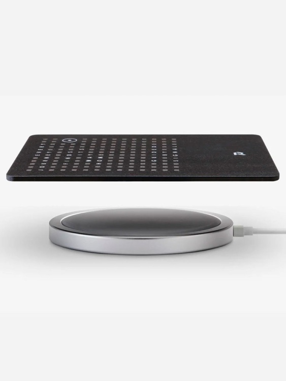 Карта с bluetooth-трекером PUNCUBE® Sentry Card