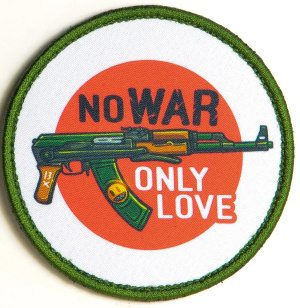 Патч на липучке "No war only Love" 